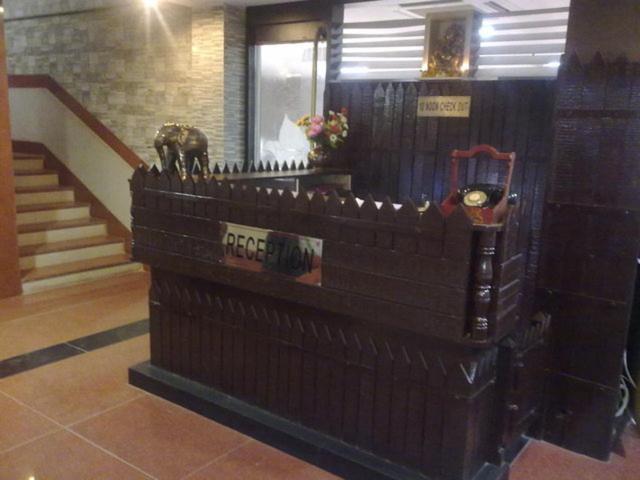 Hotel Arch Manor Deluxe Bhopal Interieur foto