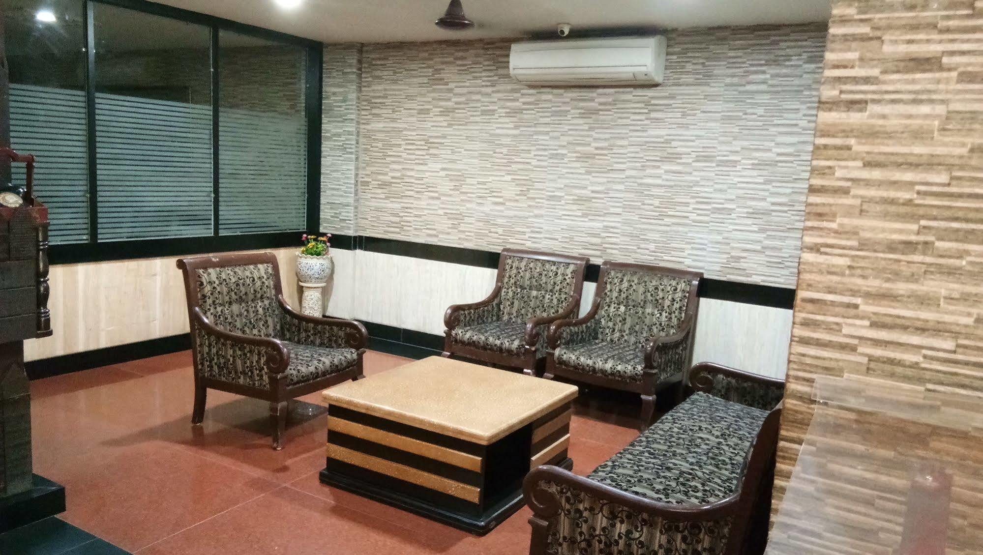 Hotel Arch Manor Deluxe Bhopal Buitenkant foto