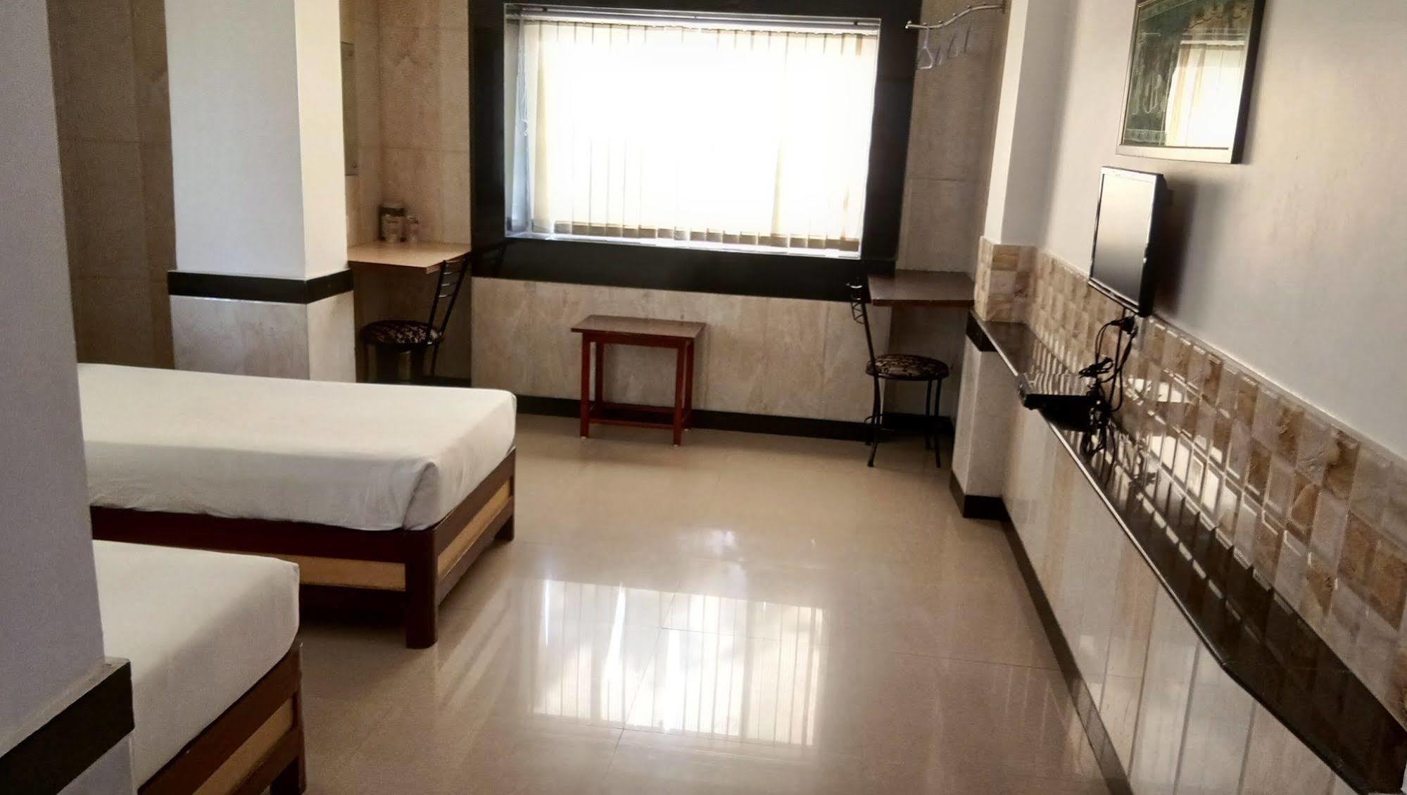 Hotel Arch Manor Deluxe Bhopal Buitenkant foto